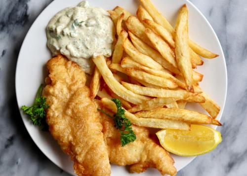 ゲストハウスの敷地内または近くでの食事または食べ物