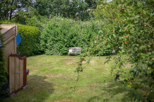 Afbeelding uit fotogalerij van Fehmarn-Ostseeferien Apfelblüte 199 1 in Fehmarn