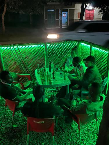 Επισκέπτες που μένουν στο Last fantasy ndoto ya mwisho