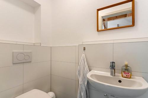 Koupelna v ubytování Haus am Hof