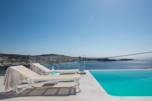 Marvelous 7 BR Villa Overlooking the Psarou Bay