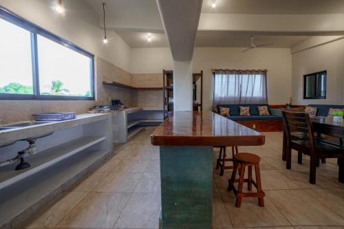 Χώρος καθιστικού στο Casa Flores Zicatela