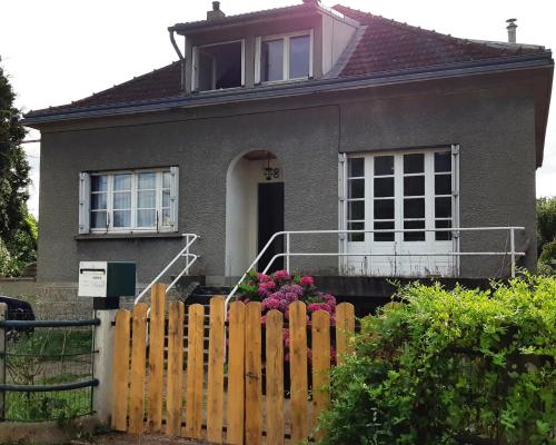 Photo de la galerie de l'établissement Chambres des Aubépines - Zénith, à Orléans