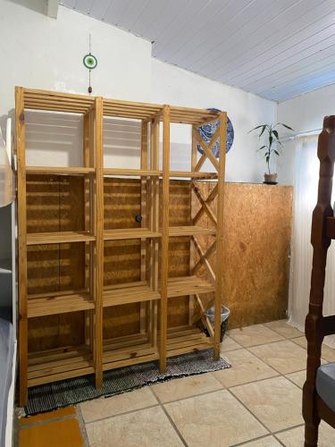 Palanda nebo palandy na pokoji v ubytování Hostel Surf de Bem