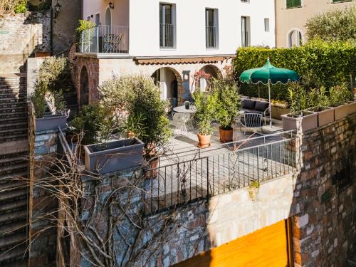 Gallery image of Elegant Olivo Suite with Terrace in Vico Morcote in Morcote