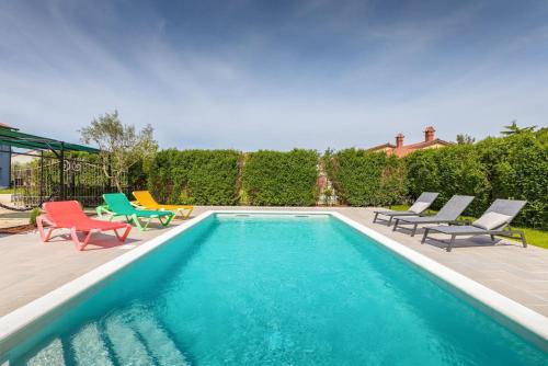 Holiday Home Dori with Private Pool