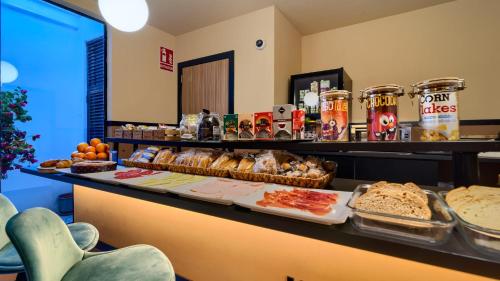 Makanan di atau berdekatan hotel