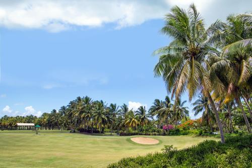 Zahrada ubytování Exotic Golf view villa at Anahita