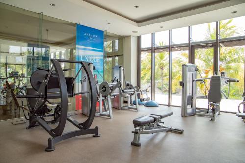 Fitness centrum a/nebo fitness zařízení v ubytování Exotic Golf view villa at Anahita