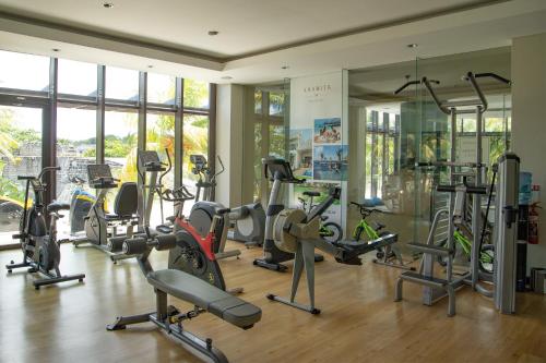 Fitness centrum a/nebo fitness zařízení v ubytování Exotic Golf view villa at Anahita