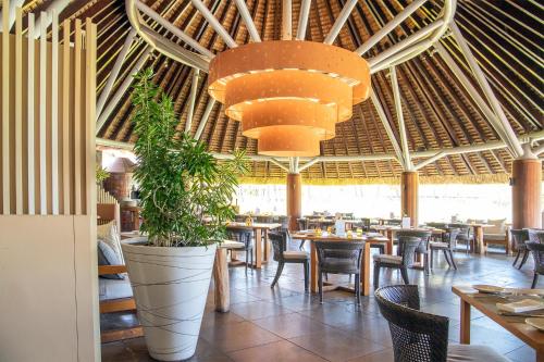 Restaurace v ubytování Exotic Golf view villa at Anahita