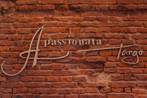 Sijil, anugerah, tanda atau dokumen lain yang dipamerkan di Apassionata Tango Hotel