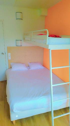 Premiere Classe Troyes Sud - Parc St Thibault - Buchèresにあるベッド