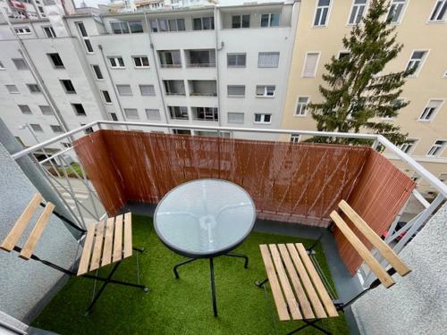 Stylisches Cityapartment mit Schloßbergblick