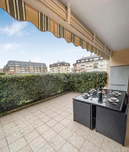 Grande terrasse privée à 5min de la Plage à pied