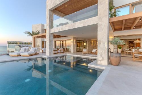 Gallery image of NEW Stunning Villa, full staff, gym and has its own Private Swimmable Beach in San José del Cabo