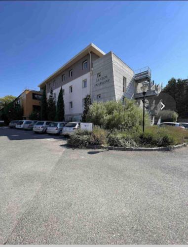 Le clos d'Aix studio 304 parking et piscine gratuite