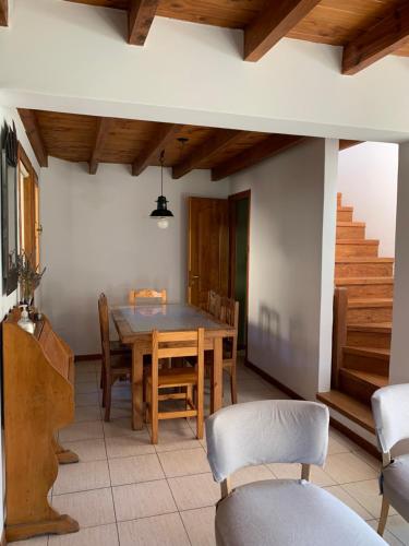 Posezení v ubytování Cálida cabaña en Las Moras