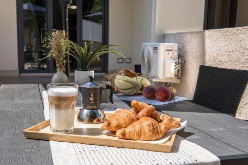 Urban Oasis near Termini, free Parking&Patio, int3