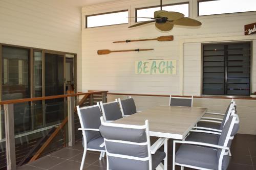 Gambar di galeri bagi IndulgeAtSurfriders di Forster