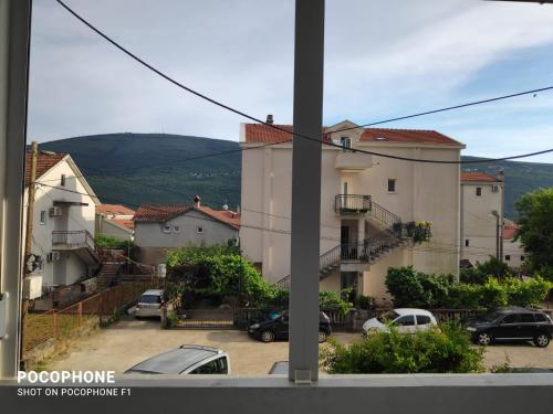 Splošen pogled na gorovje oz. razgled na gore, ki ga ponuja apartma