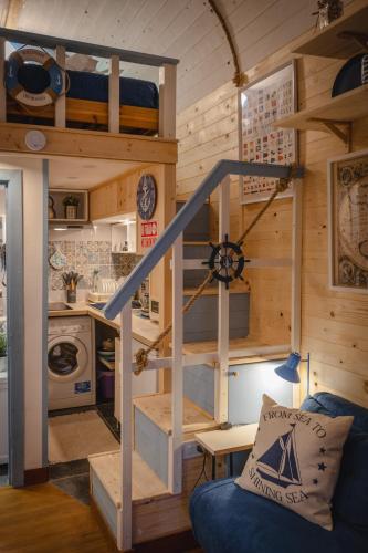 Tiny House - Love Boat