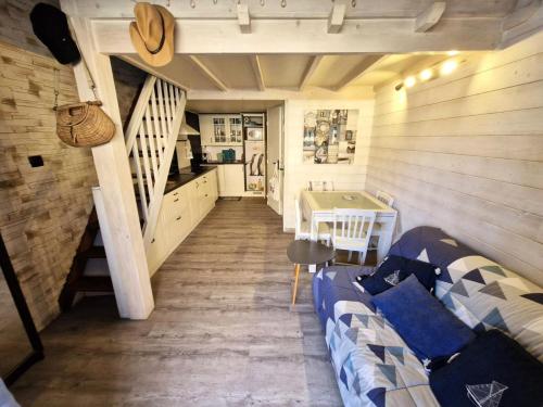 Photo de la galerie de l'établissement Résidence Grande Bleue - Villa deux pièces mezzanine 5 couchages PORT LEUCATE. Réf: 3GB_156 MAE-5181, à Leucate