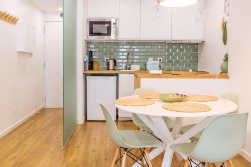 Aquilla's Alfama Apartment by Mycelia