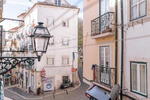 Aquilla's Alfama Apartment by Mycelia