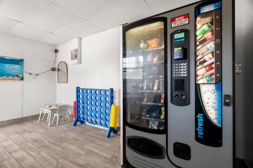 Фотография из галереи Studio Apt W 2q Beds & Shared Pool 01 в Клируотере