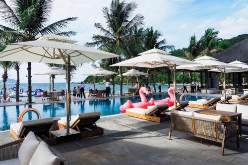 Bazén v ubytování Bounce Beach Resort and Spa nebo v jeho okolí