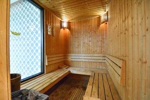Фотография из галереи Balcony Courtyard Sriracha Hotel & Serviced Apartments в Сираче