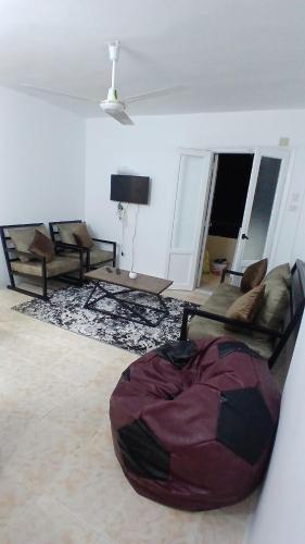 شقة مفروشة سوبر لوكس على الشارع الرئيسيي