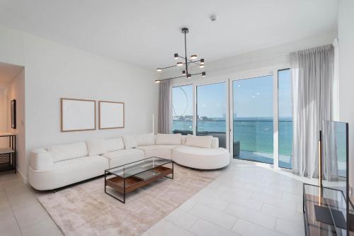 Beautiful 2 Bedroom Sea Views at La Vie JBR