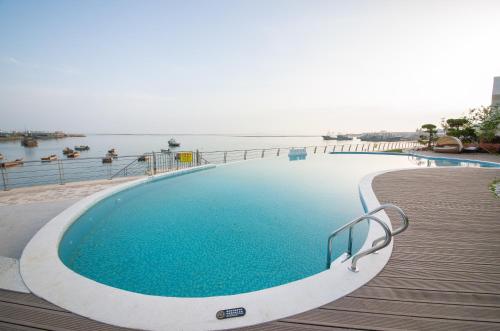 Bazén v ubytování 山海行旅三梦季汤池海景酒店 nebo v jeho okolí