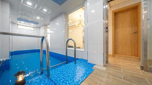 Et badeværelse på Gapyeong Namian Pool Villa