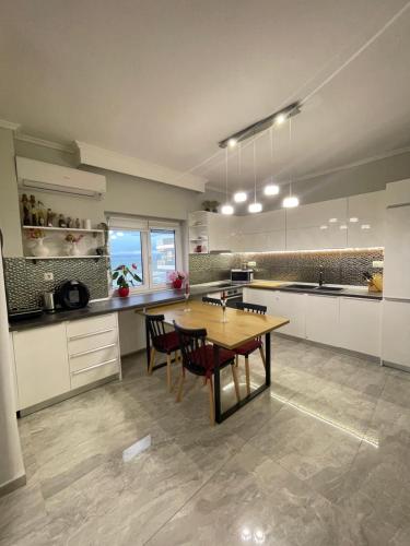 House Thalassa