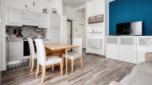 Stylish Flat Near San Siro - Metro WiFi & AC