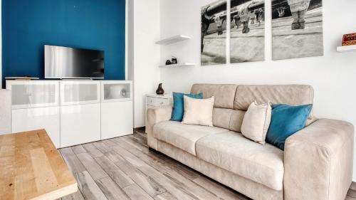 Stylish Flat Near San Siro - Metro WiFi & AC
