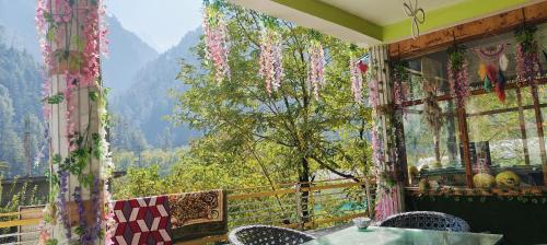 Fotografie z fotogalerie ubytování NMF - New Mountain Face Kasol v destinaci Kasol