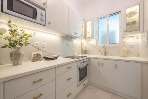 Brand New Luxury Apt Below Acropolis