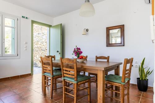 Villa Zoes - Skopelos Harbor & Sea Views
