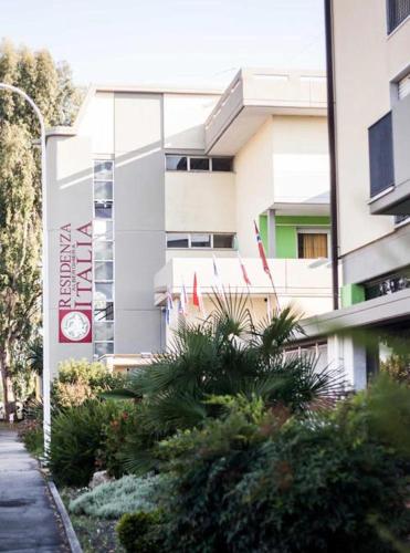 Το κτήριο όπου στεγάζεται  το ξενοδοχείο διαμερισμάτων