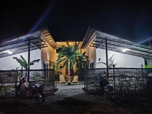 Jardín al aire libre en Little Escape Guesthouse Nesat