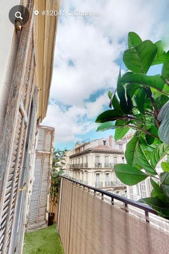 Balcony Massilia City Center