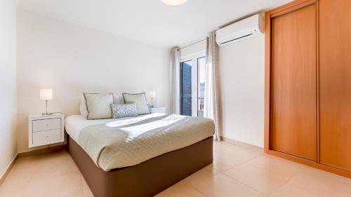 Modern 3 BDR Duplex House with Terrace by LovelyStay