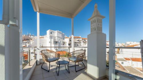 Modern 3 BDR Duplex House with Terrace by LovelyStay