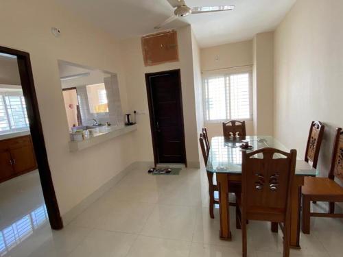 Φωτογραφία από το άλμπουμ του 4 Beds Condo Holiday Home at Bashundhara Dhaka στη Dhaka