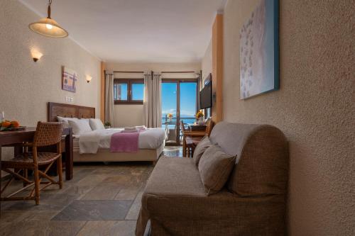 A seating area at Agnanti Hotel Apartments