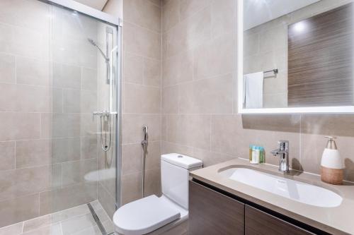 Koupelna v ubytování STAY BY LATINEM Luxury 1BR Holiday Home CV A2811 near Burj Khalifa